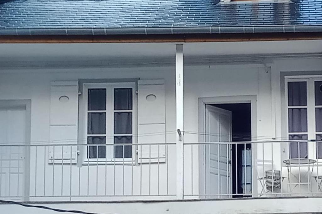 APPARTEMENT CENTRE VILLE avec BALCON -TERRASSE PRIVE Tulle Exterior foto