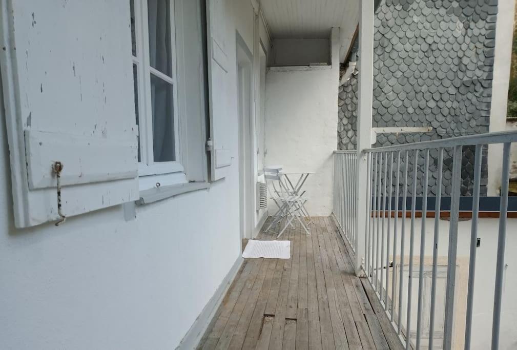 APPARTEMENT CENTRE VILLE avec BALCON -TERRASSE PRIVE Tulle Exterior foto